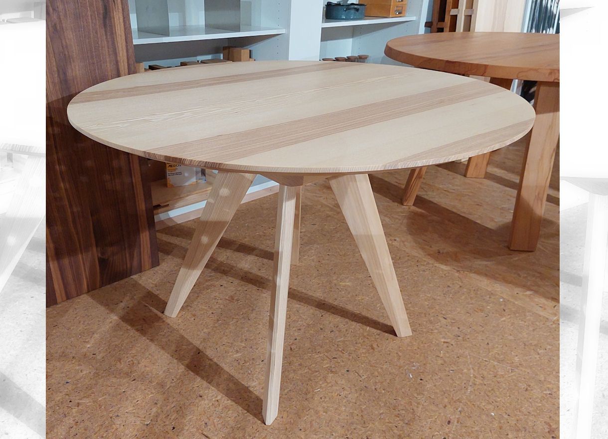 Tisch Sfer, Esche, D 110 cm